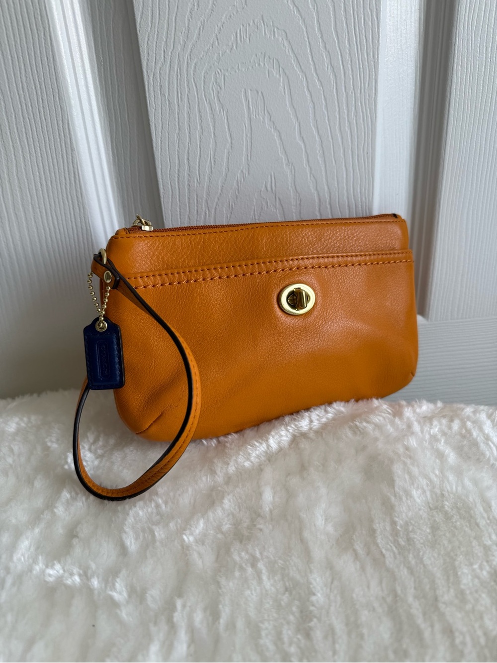 COACH Park Leather Turnlock Medium Wristlet Orange Spice Gold Hardware Bag